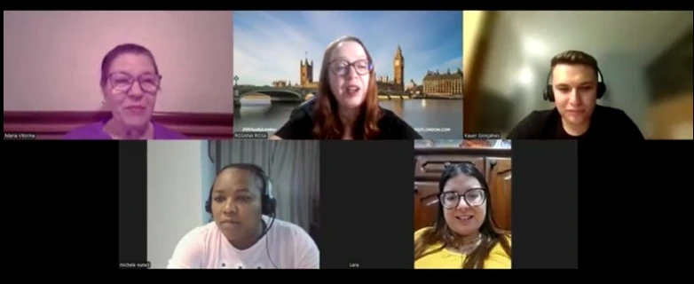 Captura de tela de uma aula de conversação online via Zoom com a Teacher Rosana Sforca e alunos do curso Check-in no Inglês.